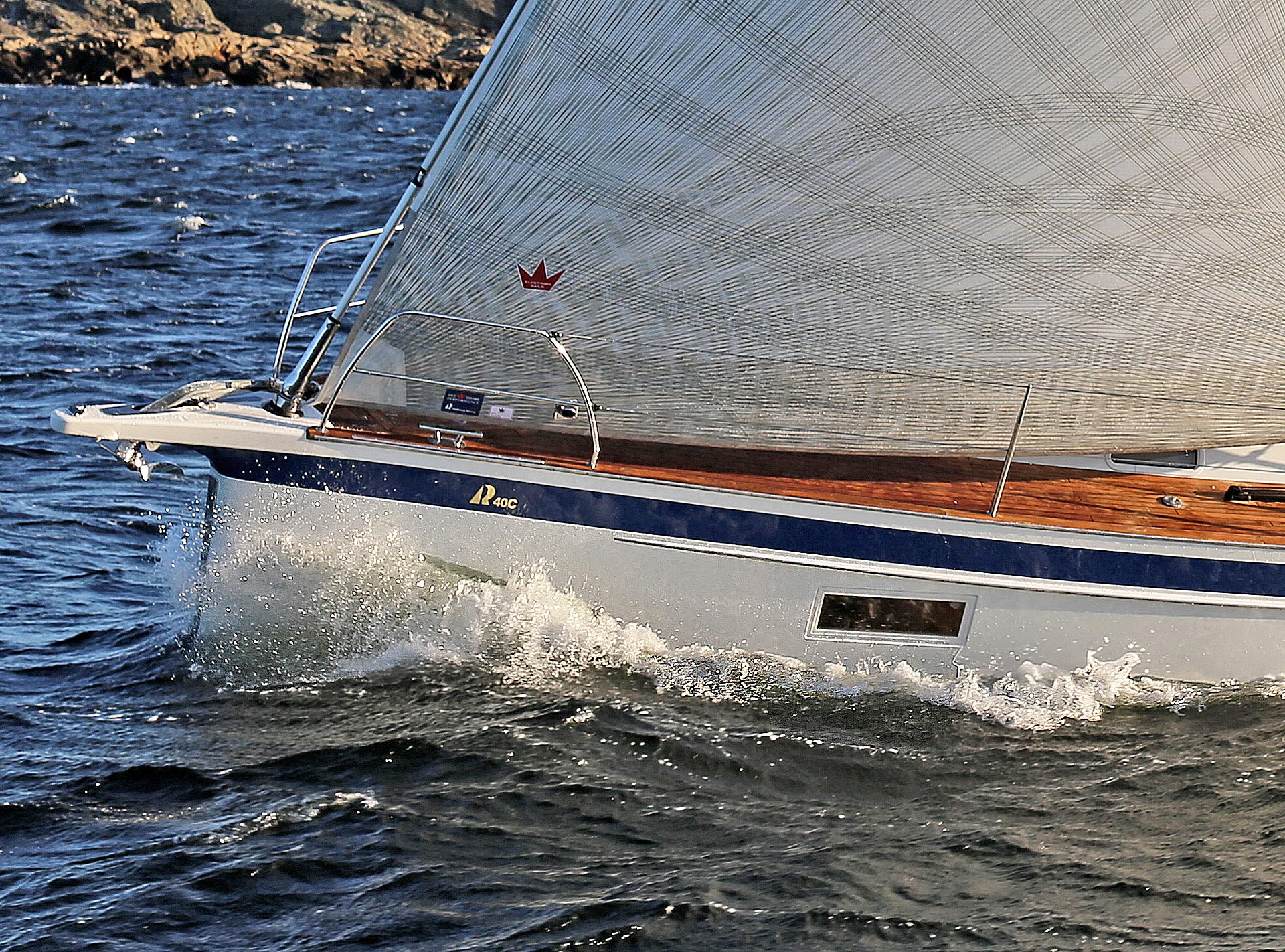 191201084204-HR40Cteaser4