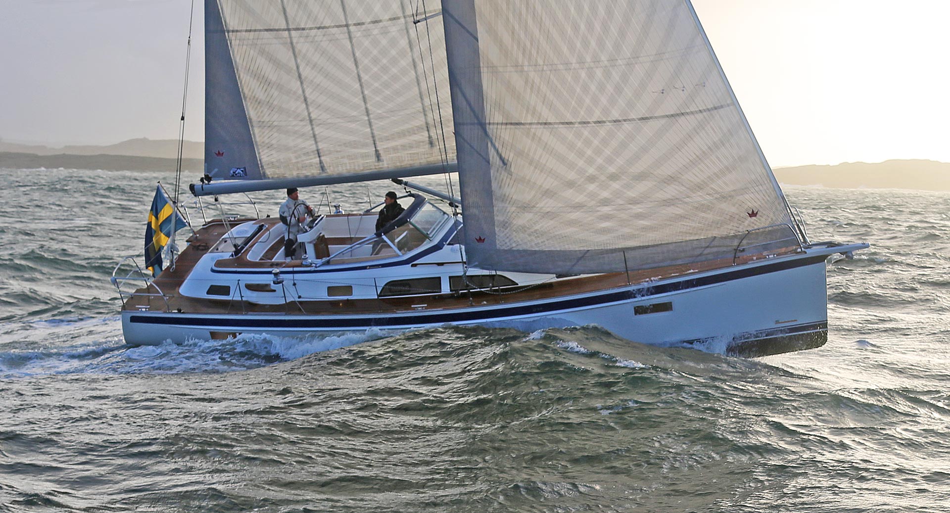 191213012835-HR40Csailing1342MRassy