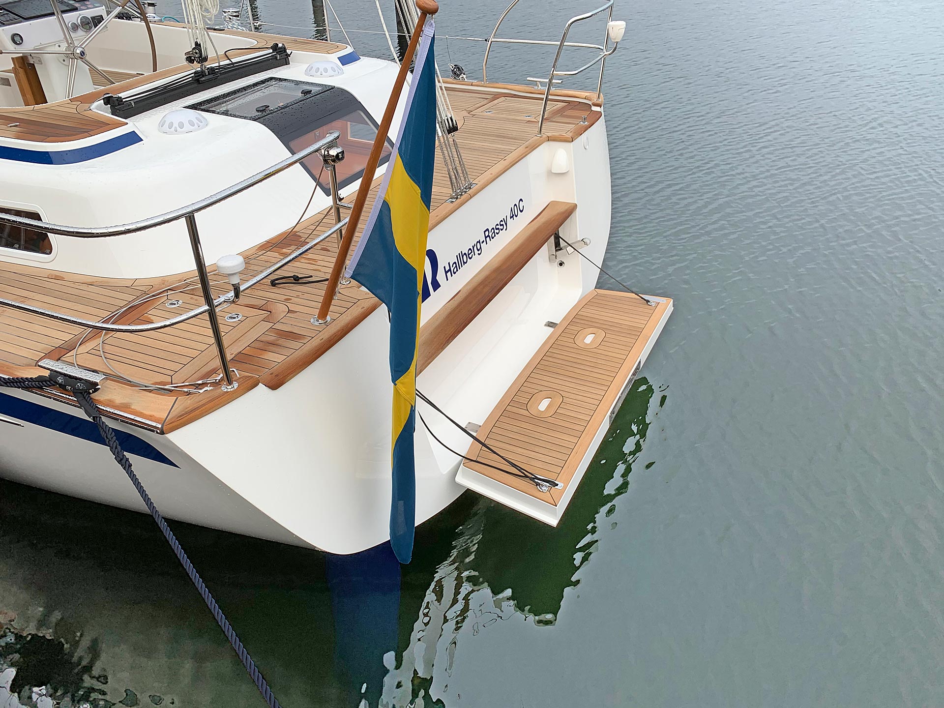 191214115119-HR40CswimplastformdownMRassy