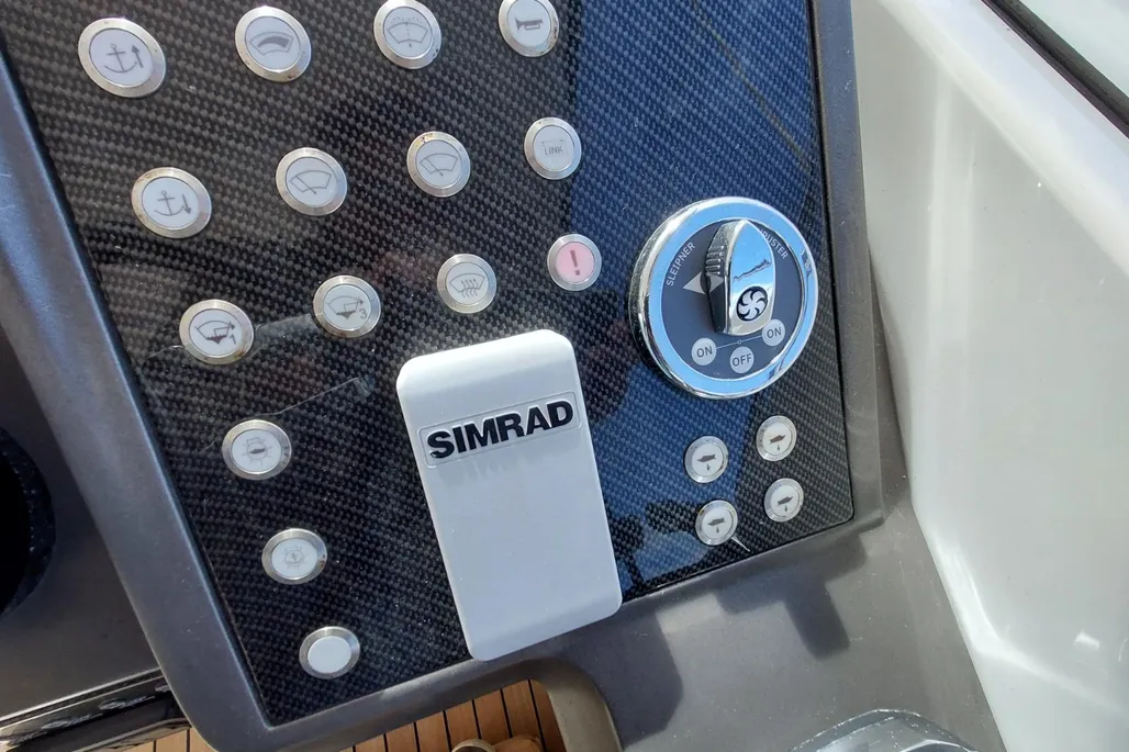 2013-sunseeker-porfofino-40-power-9698894-20250311054526447-1_XLARGE