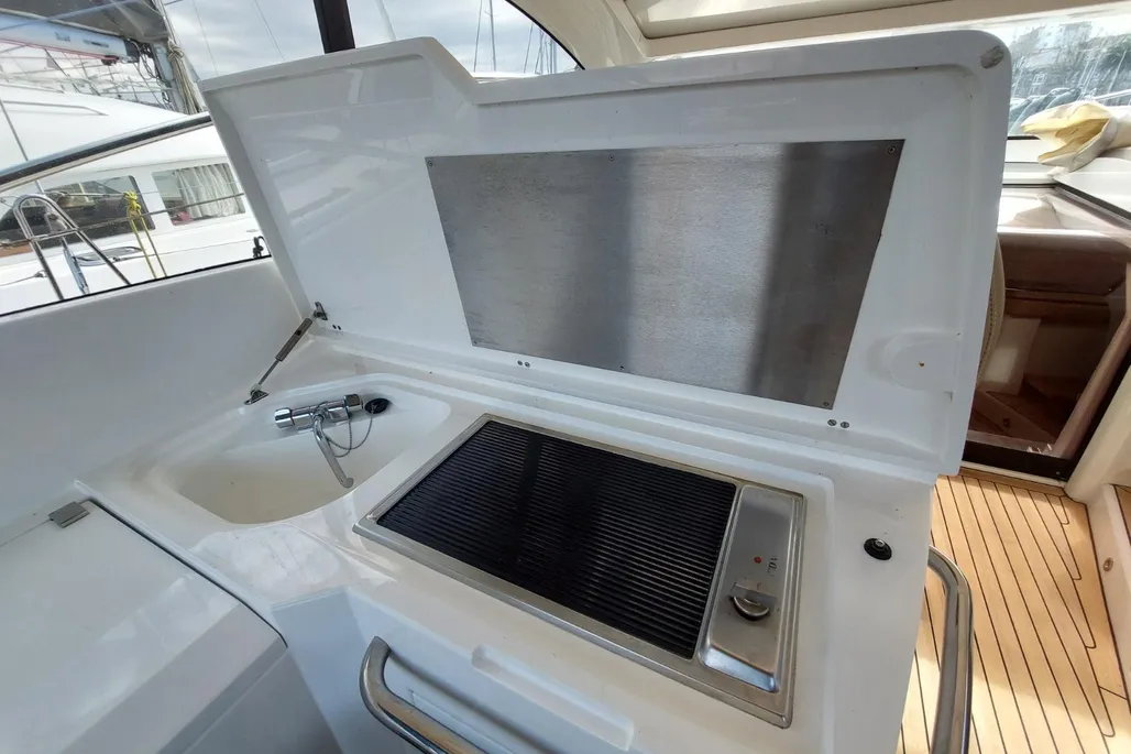 2013-sunseeker-porfofino-40-power-9698894-20250311054532454-1_XLARGE