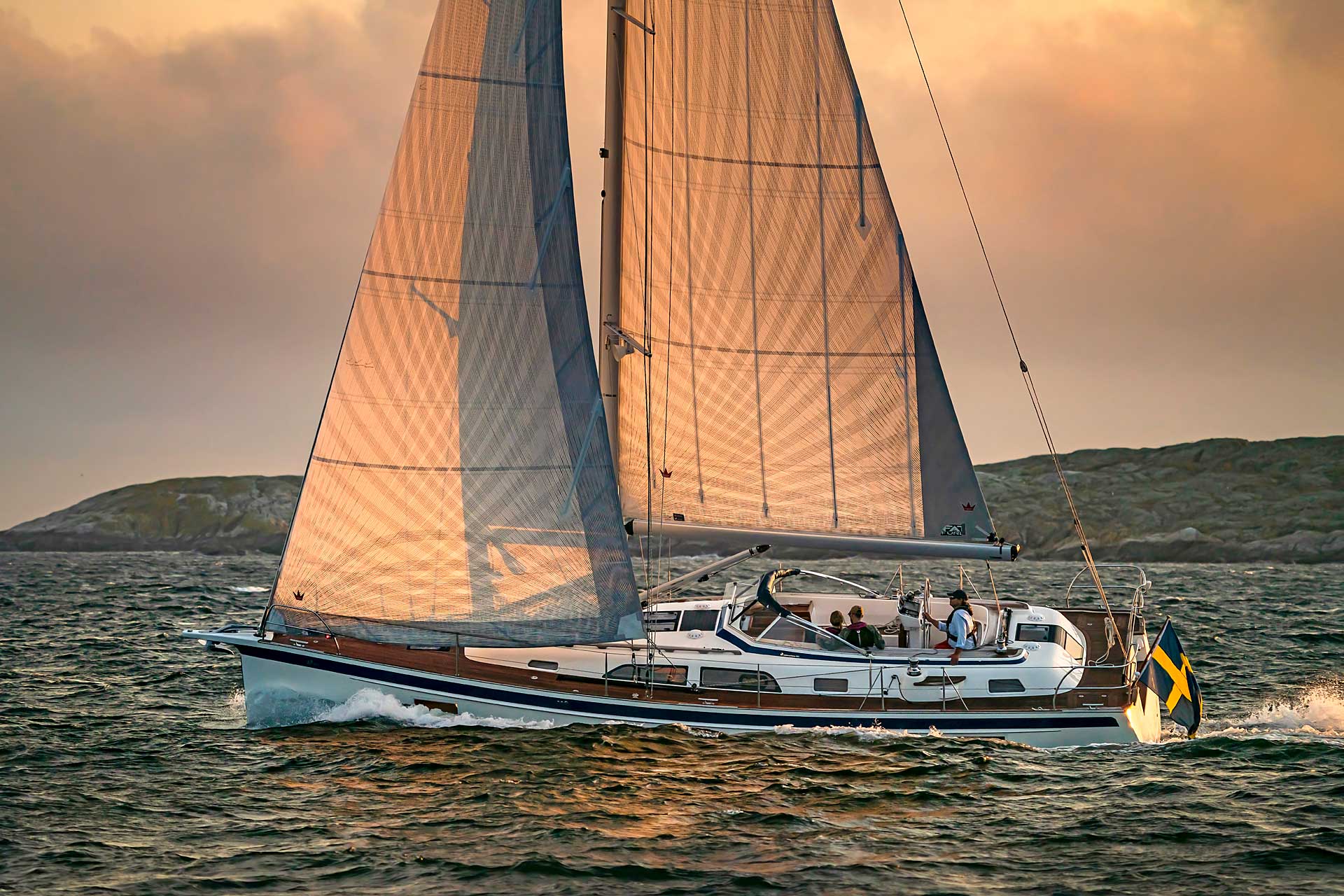 210805080056-HR40Csailing-sunset2378LFruchaud