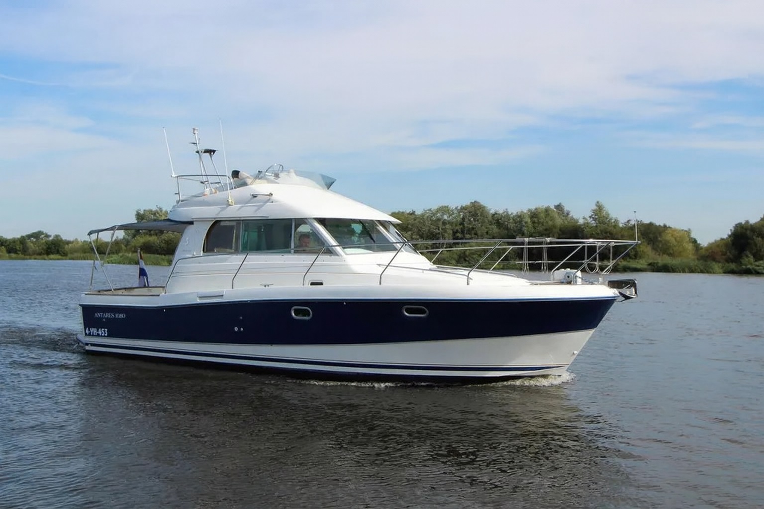 Beneteau Antares 10.80 - Usado - 2004